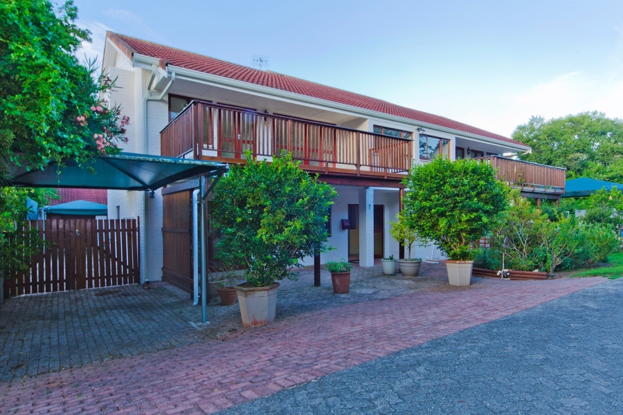6 Bedroom Property for Sale in Leisure Isle Western Cape